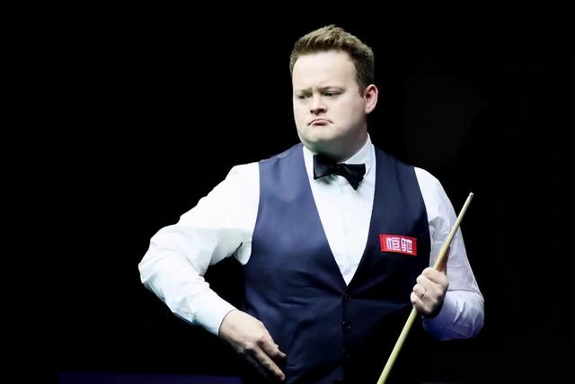 灰熊目前正 灰熊目前正