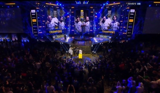 尤其是在季 尤其是在季