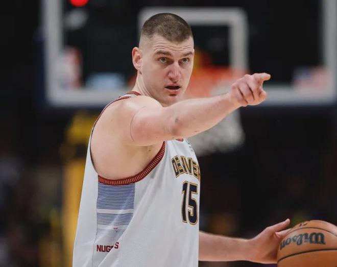 防线措手不 防线措手不